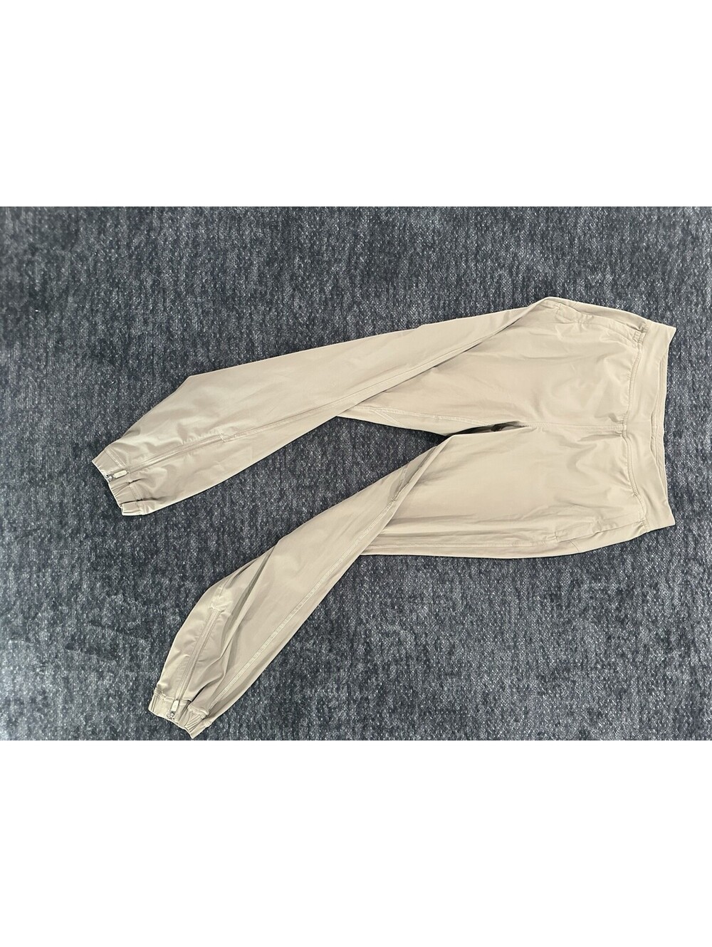 Lululemon Womens Size 6 Taupe Lightweight Jogger Pants Zip Ankle Athletic Travel - Picture 3 of 6